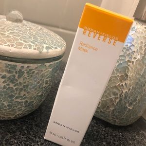 Rodan and Fields Reverse Radiance Mask